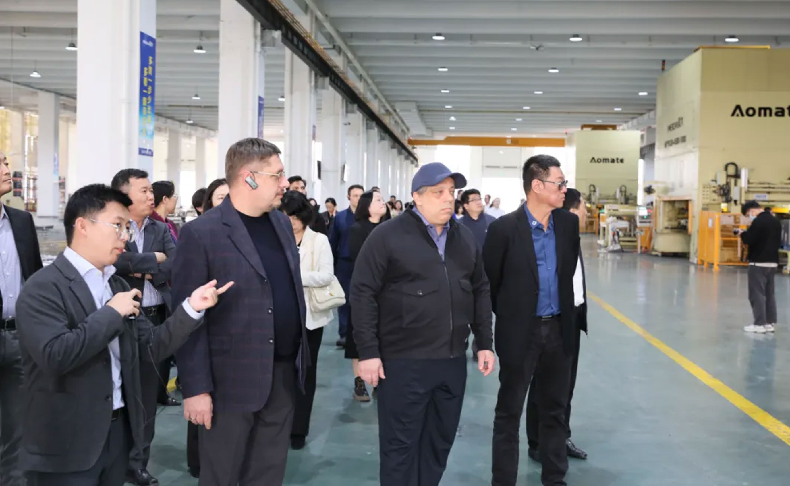 嘉兴外办携国际观察员实地探访浙江美大，共探中国智造新未来！